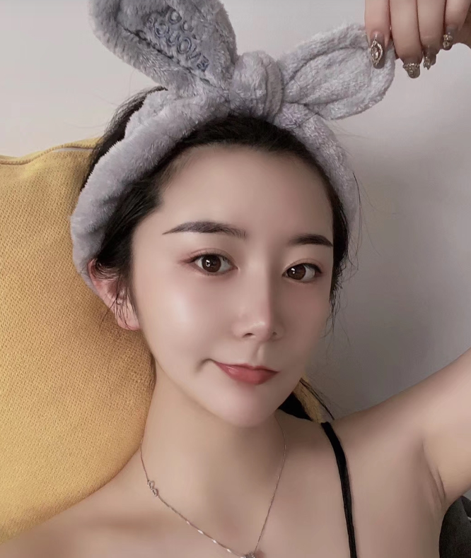 北京国贸附近刚下水妹子长的可以