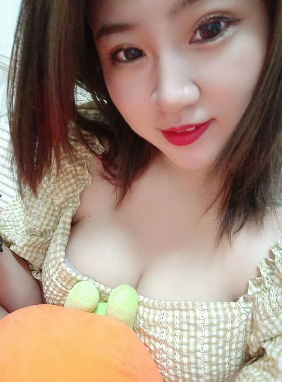 天然E胸内蒙妹换新号，温柔体贴服务热情