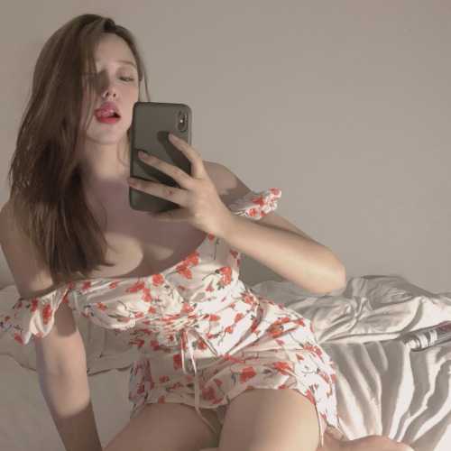 朋友推荐兼职小Sao货kJ超棒kB tun~精小鲍鱼粉嫩又紧