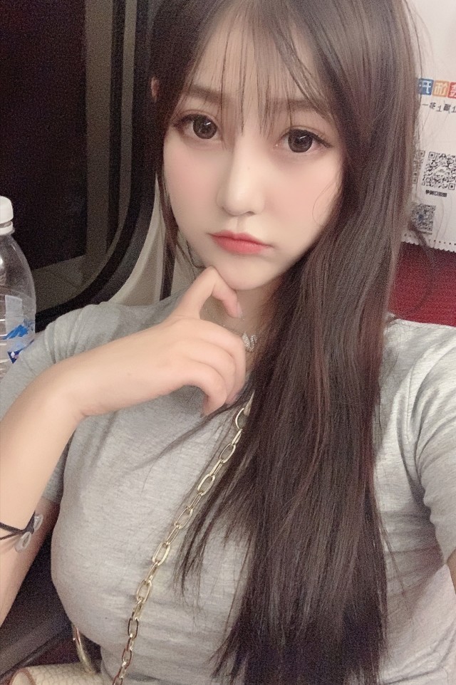 品尝刚来京21岁单纯小妹妹服务周到丰.满.迷人